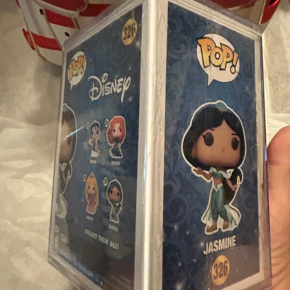 NWT Funko/Loungefly LE 30th Anniversary Aladdin Palace with Jasmine Funko Pop - Picture 6 of 6